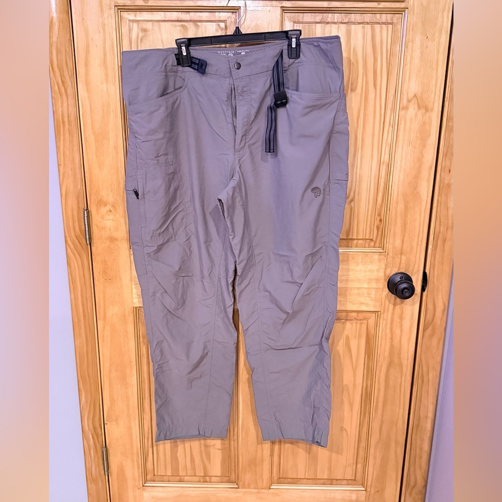 Mountain Hardwear Men's Gray Cargo Pants